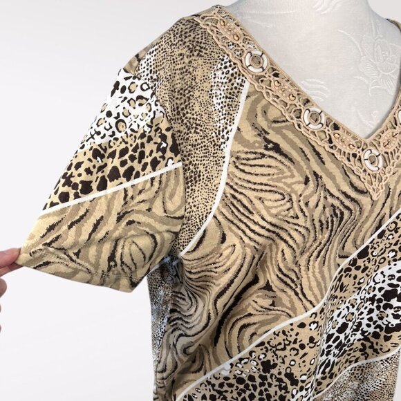 Rebecca Malone Animal Print Short Sleeve Top Crochet Beaded Neckline Size XL - Picture 7 of 9